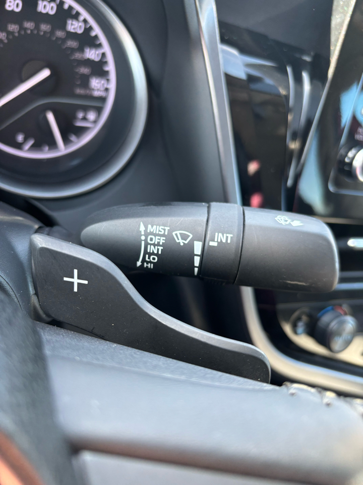 Toyota Camry SE 2023