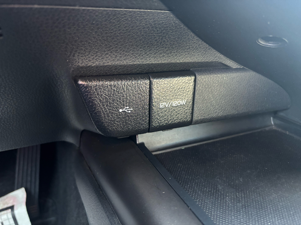 Toyota Camry SE 2023