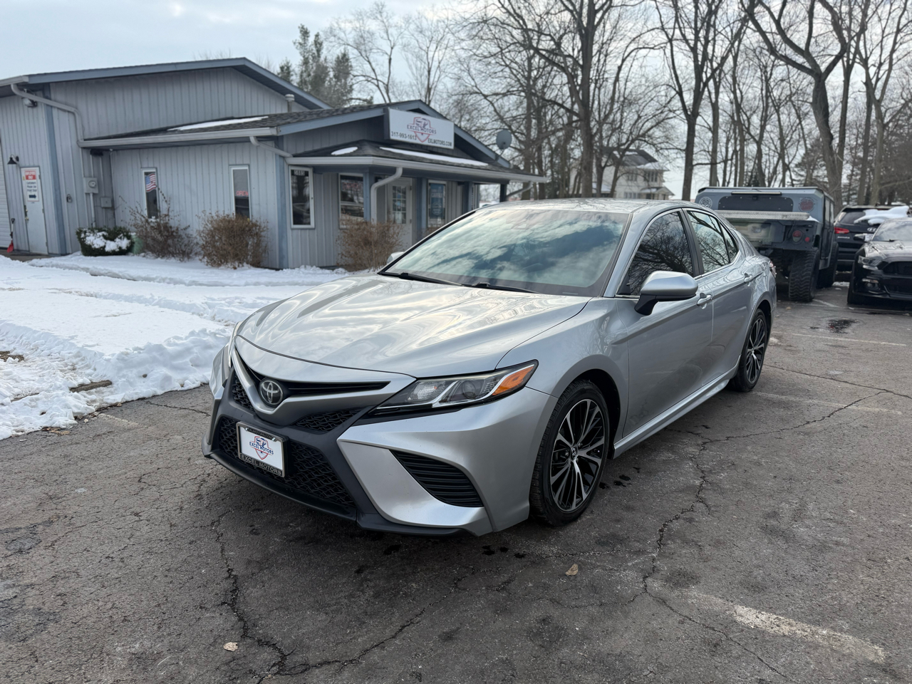Toyota Camry SE 2019