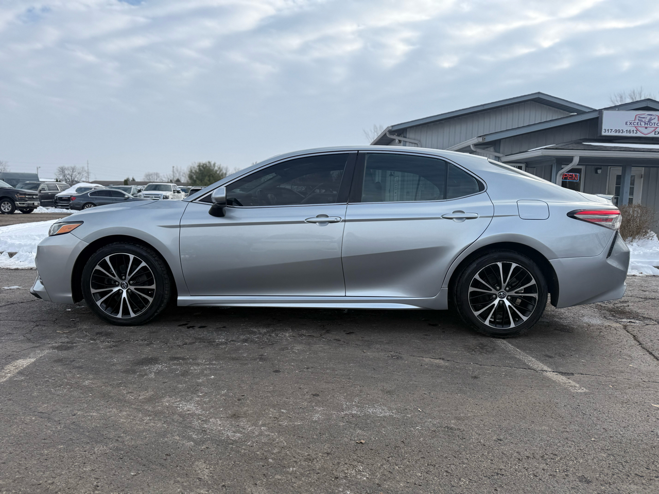 Toyota Camry SE 2019