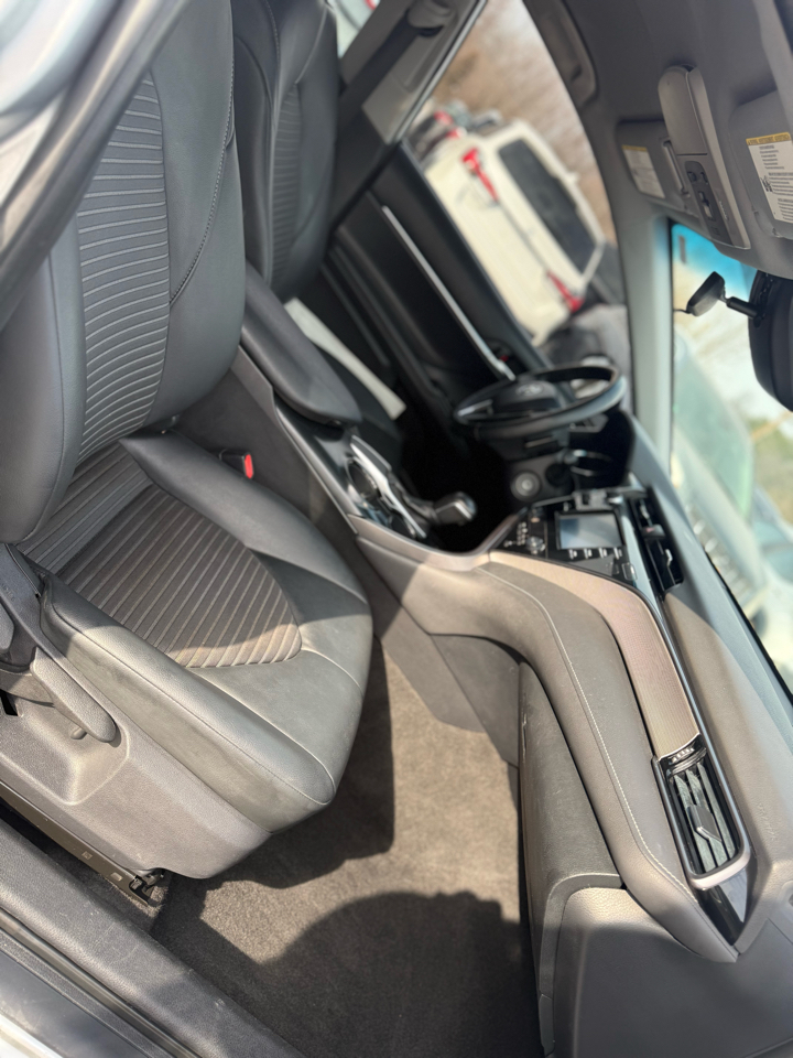 Toyota Camry SE 2019