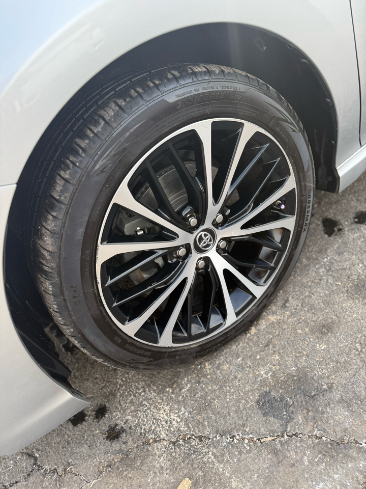 Toyota Camry SE 2019