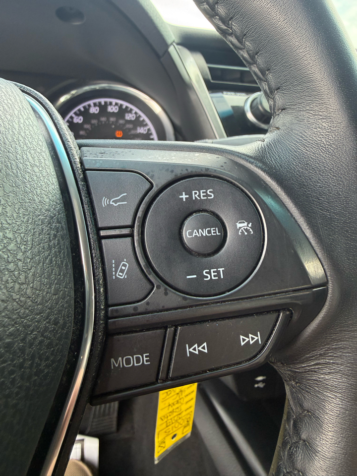 Toyota Camry SE 2019