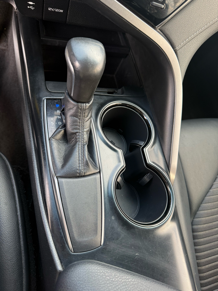 Toyota Camry SE 2019