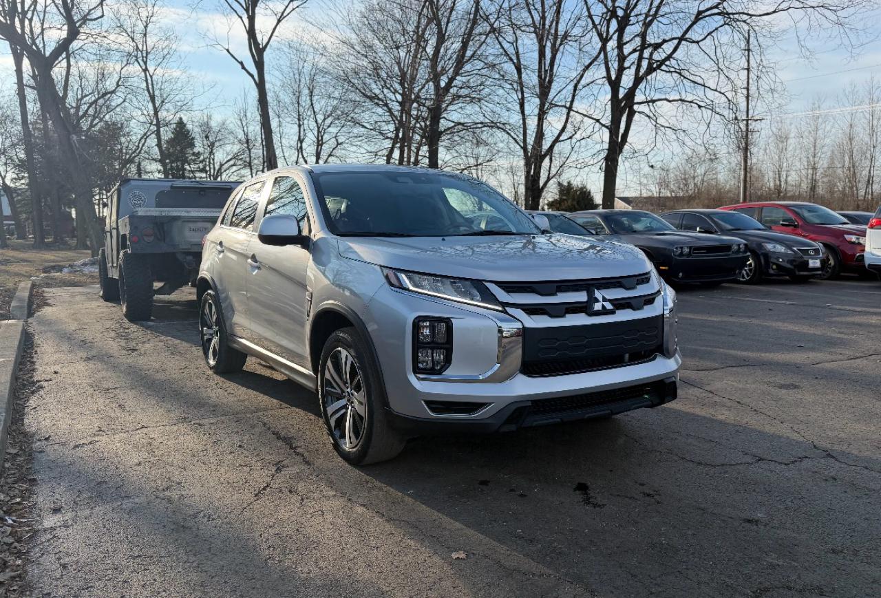 Mitsubishi Outlander Sport 2.0 ES CVT 2021