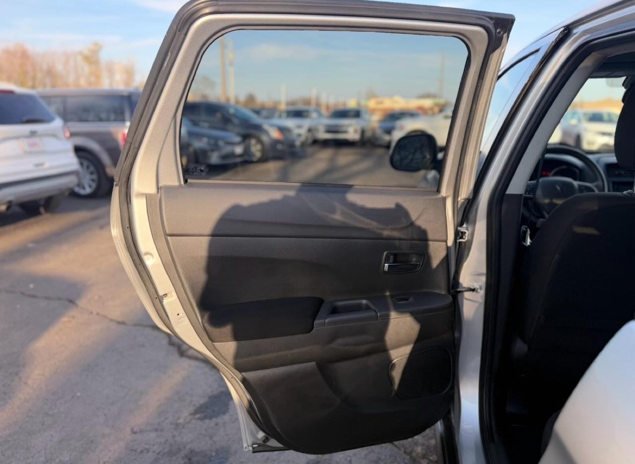 Mitsubishi Outlander Sport 2.0 ES CVT 2021