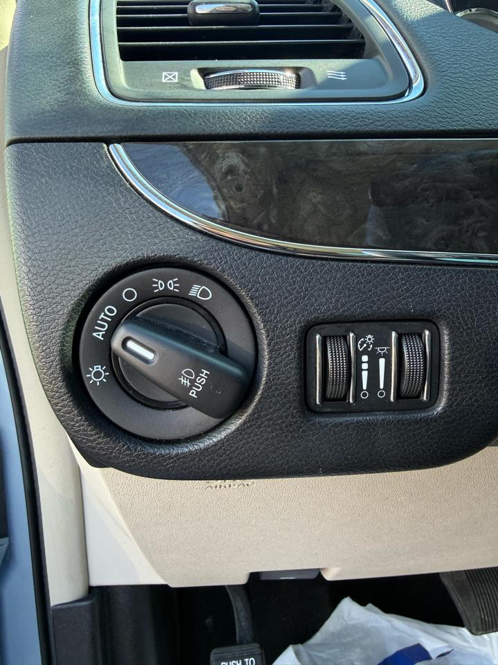 Chrysler Town & Country Touring-L 2013