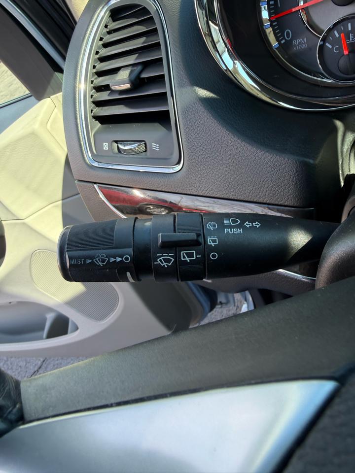 Chrysler Town & Country Touring-L 2013