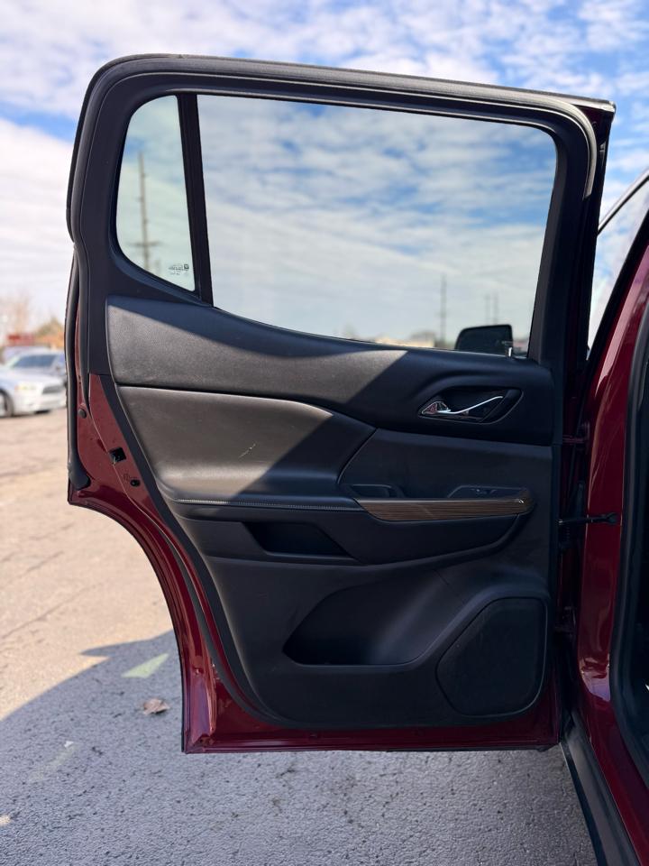 GMC Acadia SLE 4D SUV FWD 2017