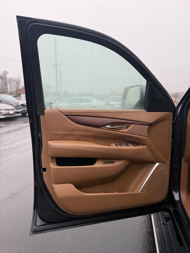 Cadillac Escalade ESV Platinum 4WD 2015