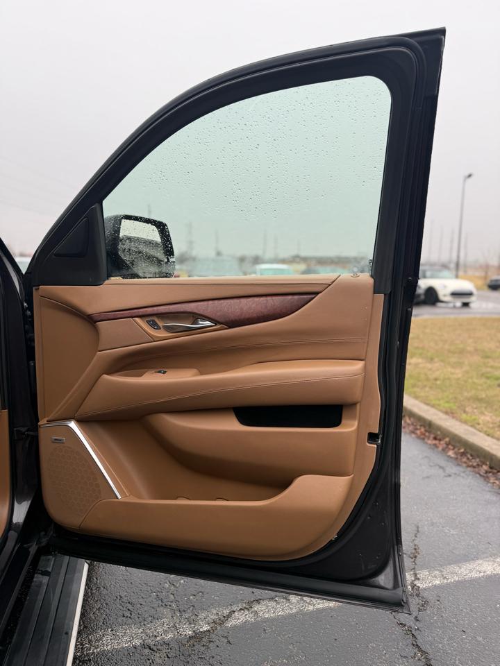 Cadillac Escalade ESV Platinum 4WD 2015