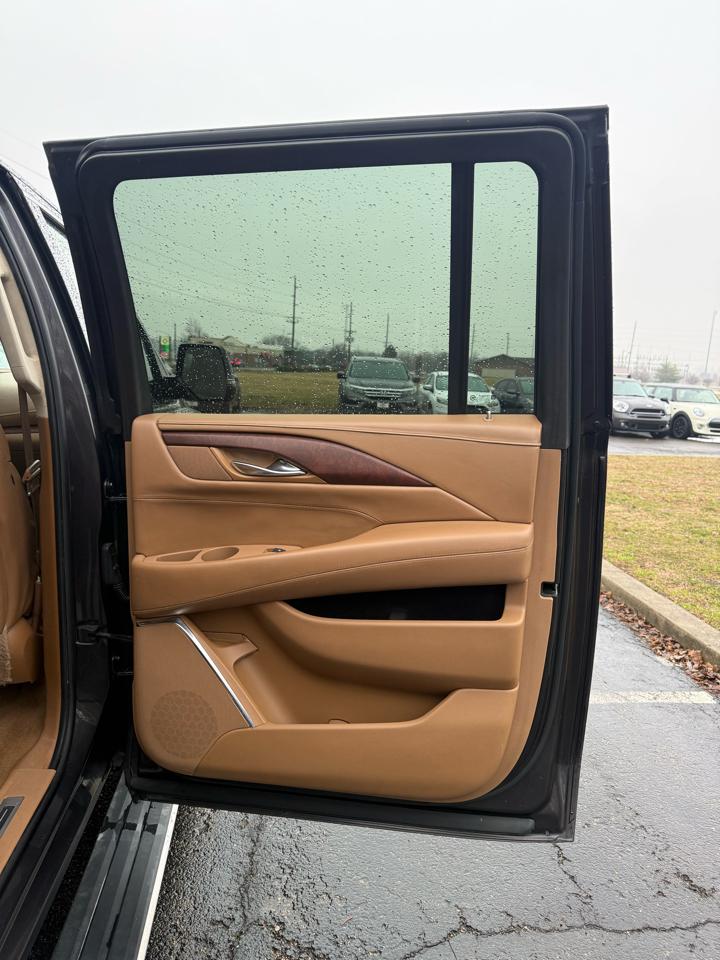 Cadillac Escalade ESV Platinum 4WD 2015