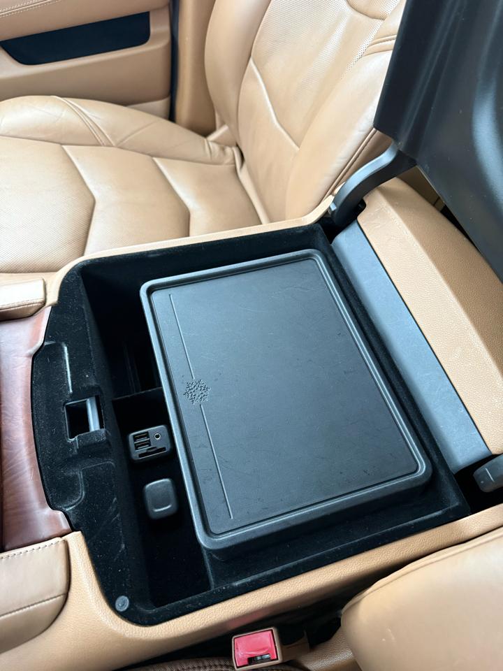 Cadillac Escalade ESV Platinum 4WD 2015