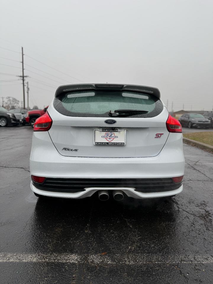 Ford Focus ST Hatch 2016