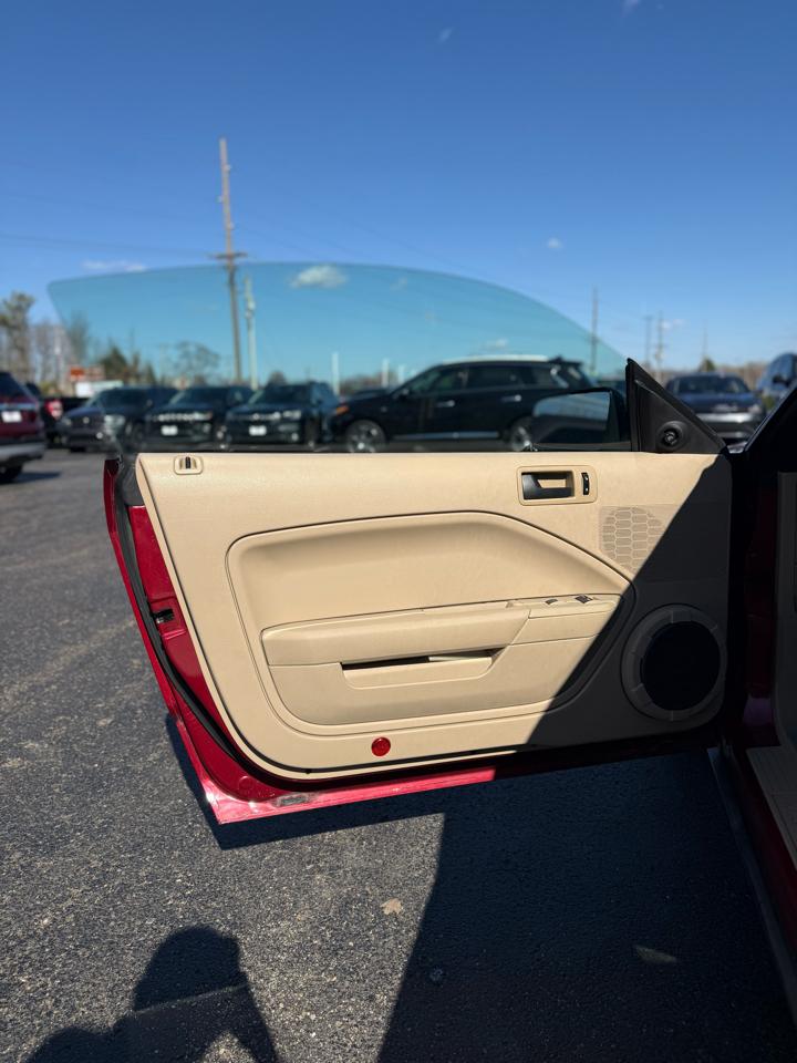 Ford Mustang V6 Deluxe Convertible 2007