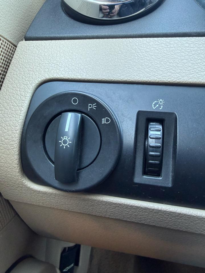 Ford Mustang V6 Deluxe Convertible 2007