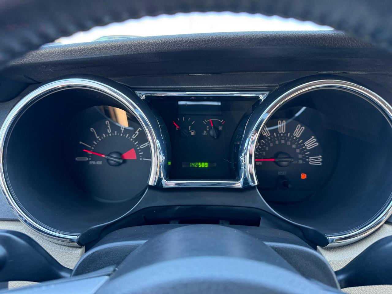 Ford Mustang V6 Deluxe Convertible 2007