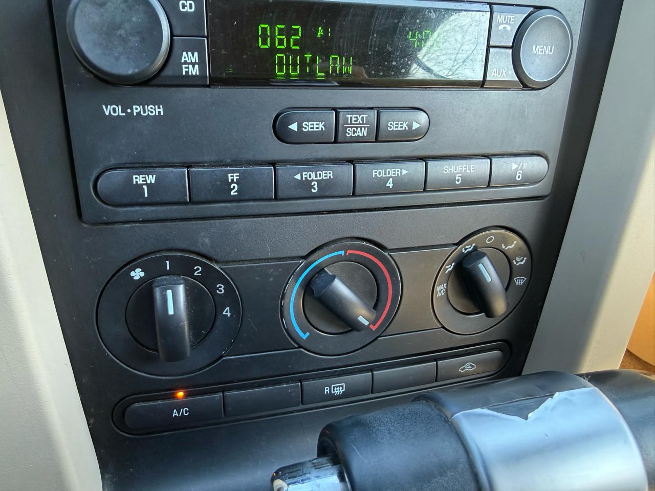 Ford Mustang V6 Deluxe Convertible 2007