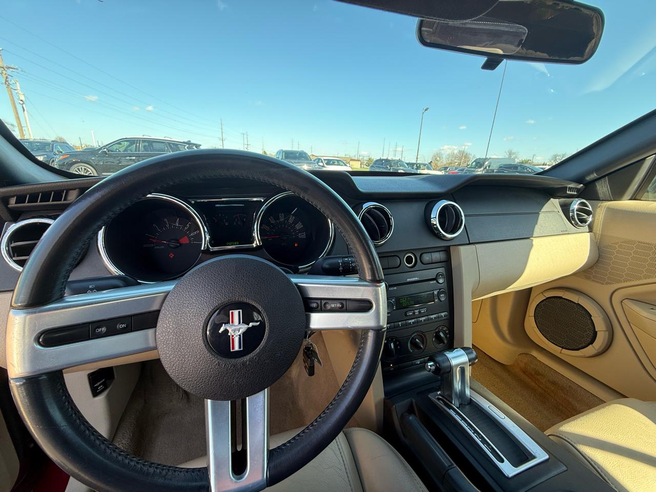 Ford Mustang V6 Deluxe Convertible 2007