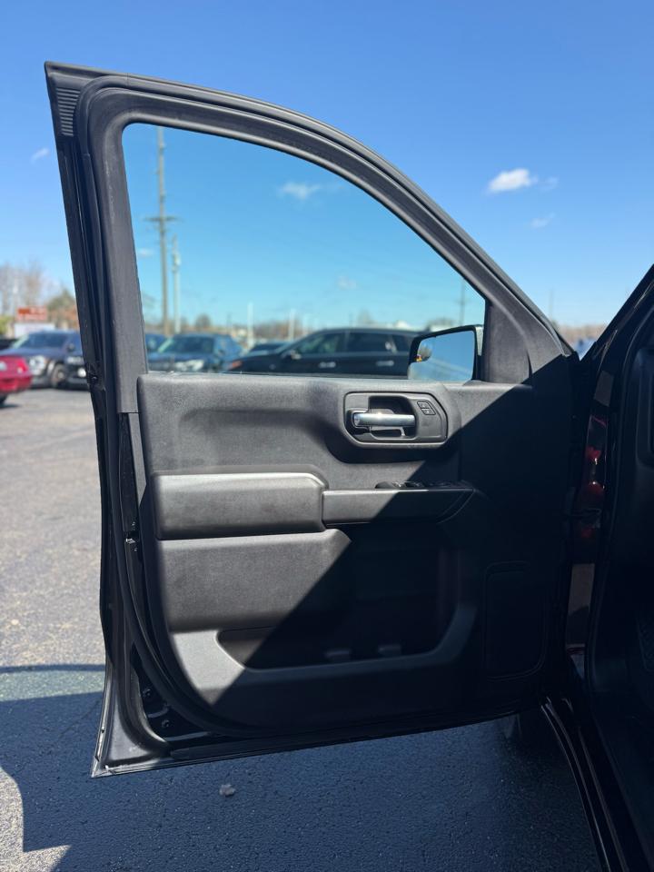 Chevrolet Silverado 1500 Custom Crew Cab 4WD 2022