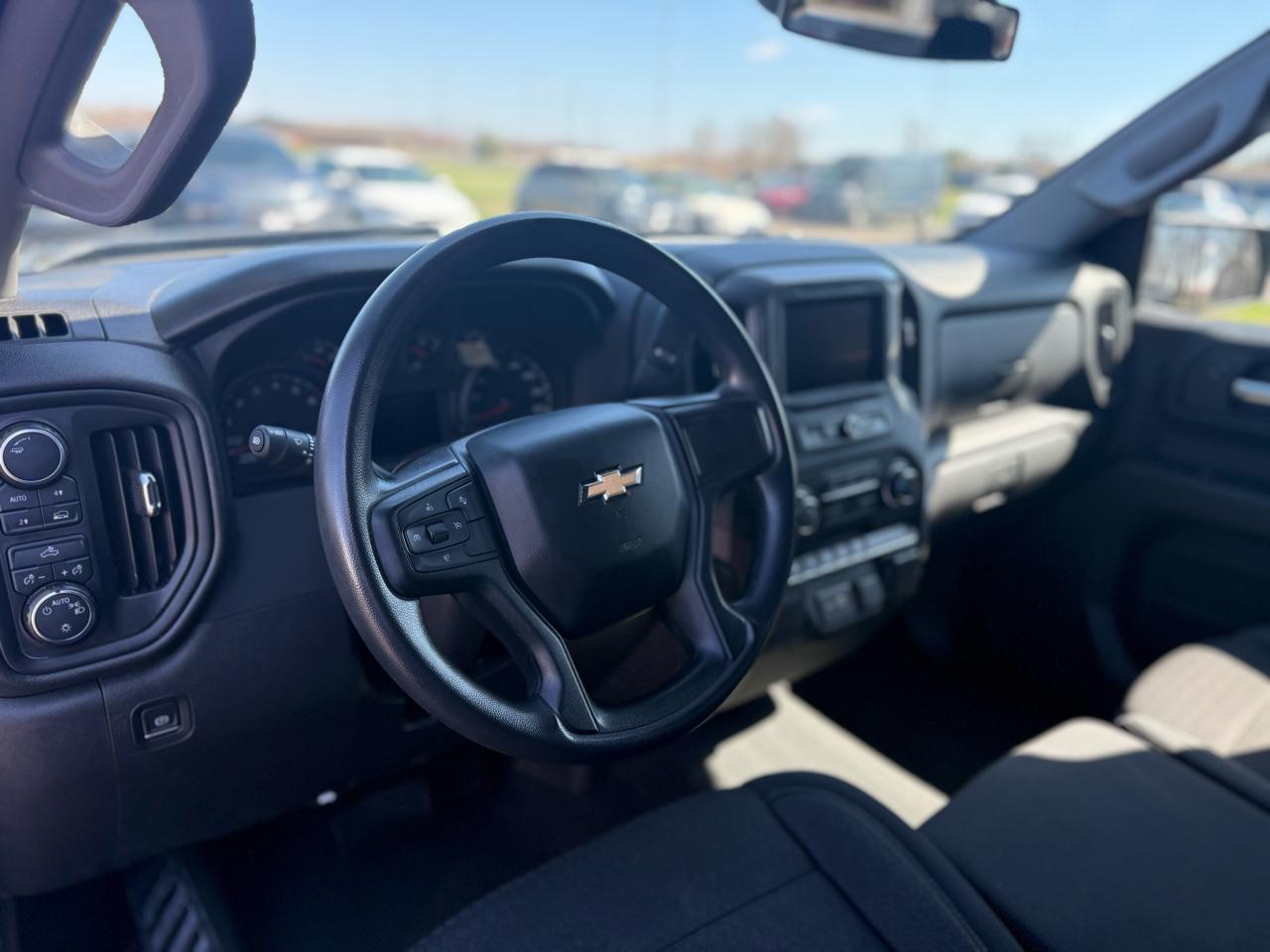 Chevrolet Silverado 1500 Custom Crew Cab 4WD 2022