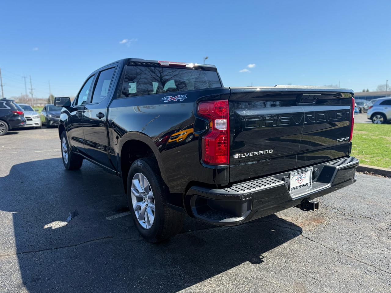 Chevrolet Silverado 1500 Custom Crew Cab 4WD 2022