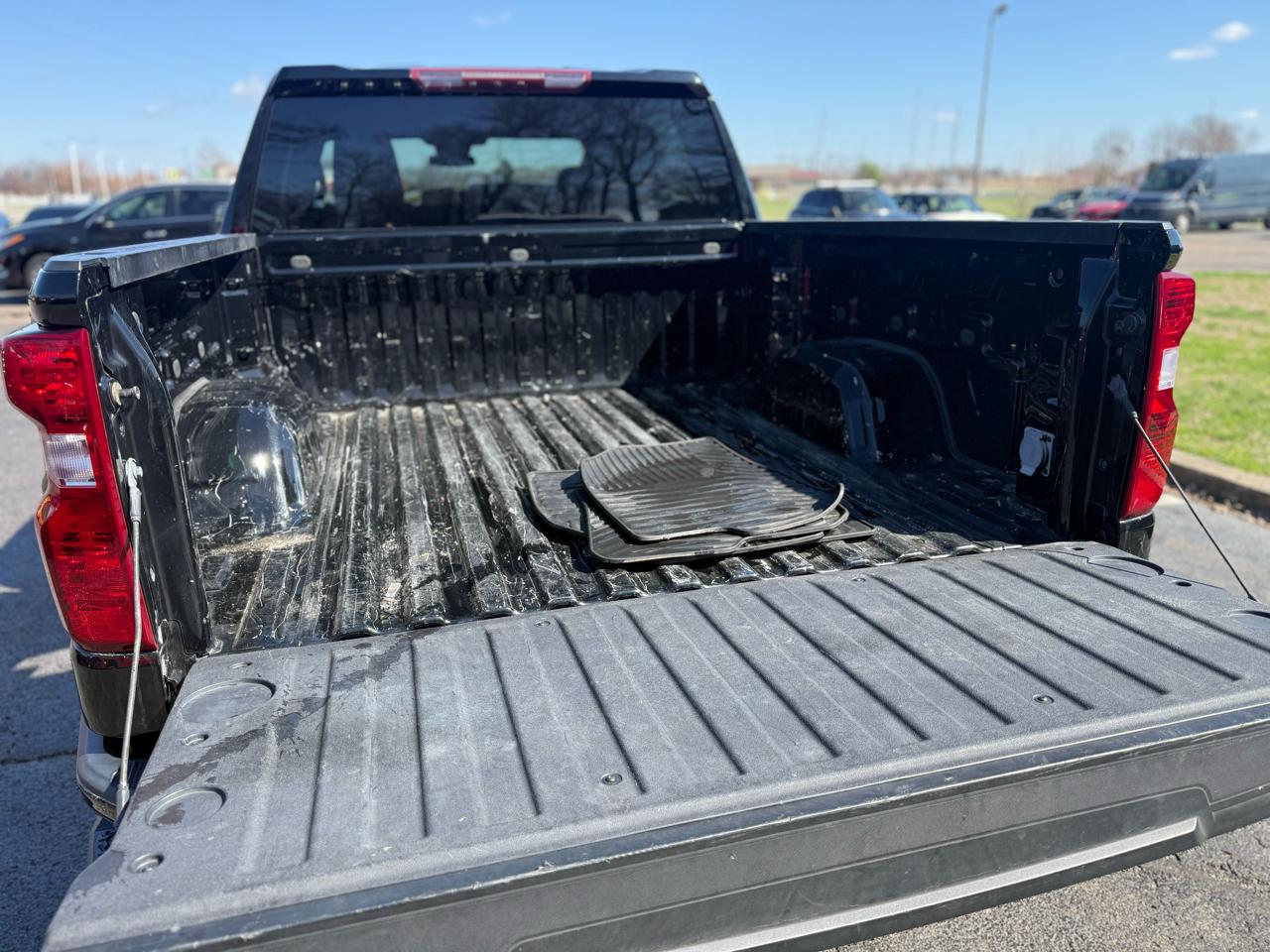 Chevrolet Silverado 1500 Custom Crew Cab 4WD 2022