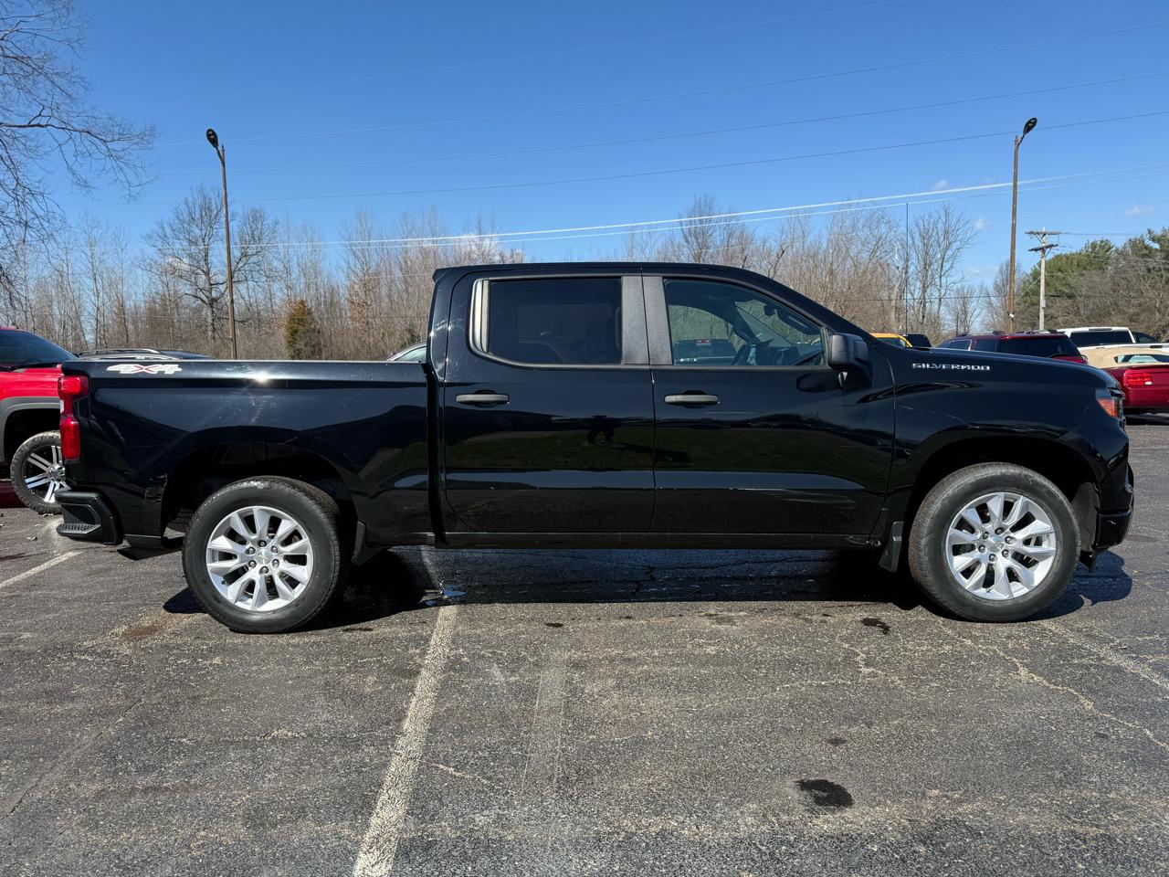 Chevrolet Silverado 1500 Custom Crew Cab 4WD 2022