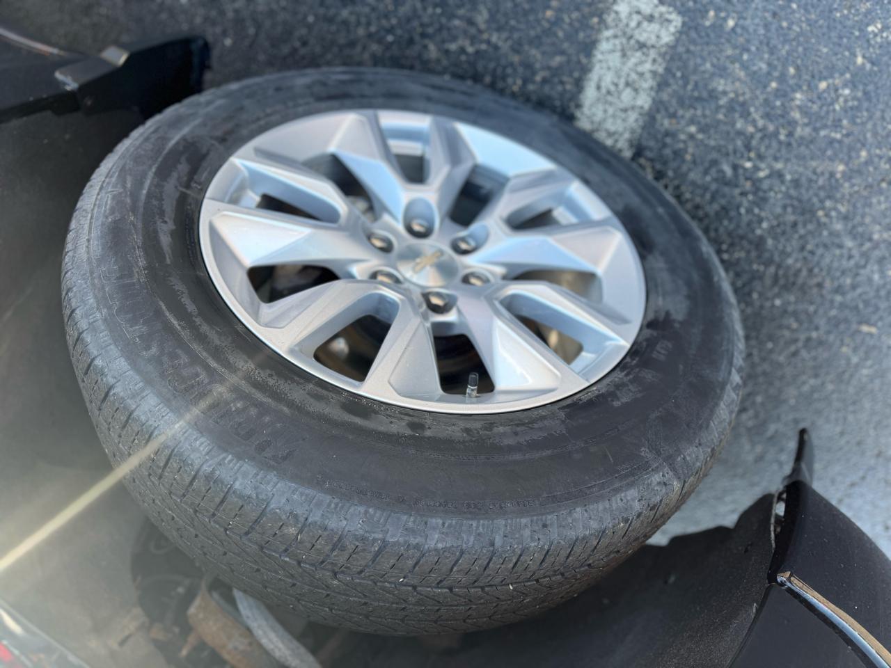 Chevrolet Silverado 1500 Custom Crew Cab 4WD 2022