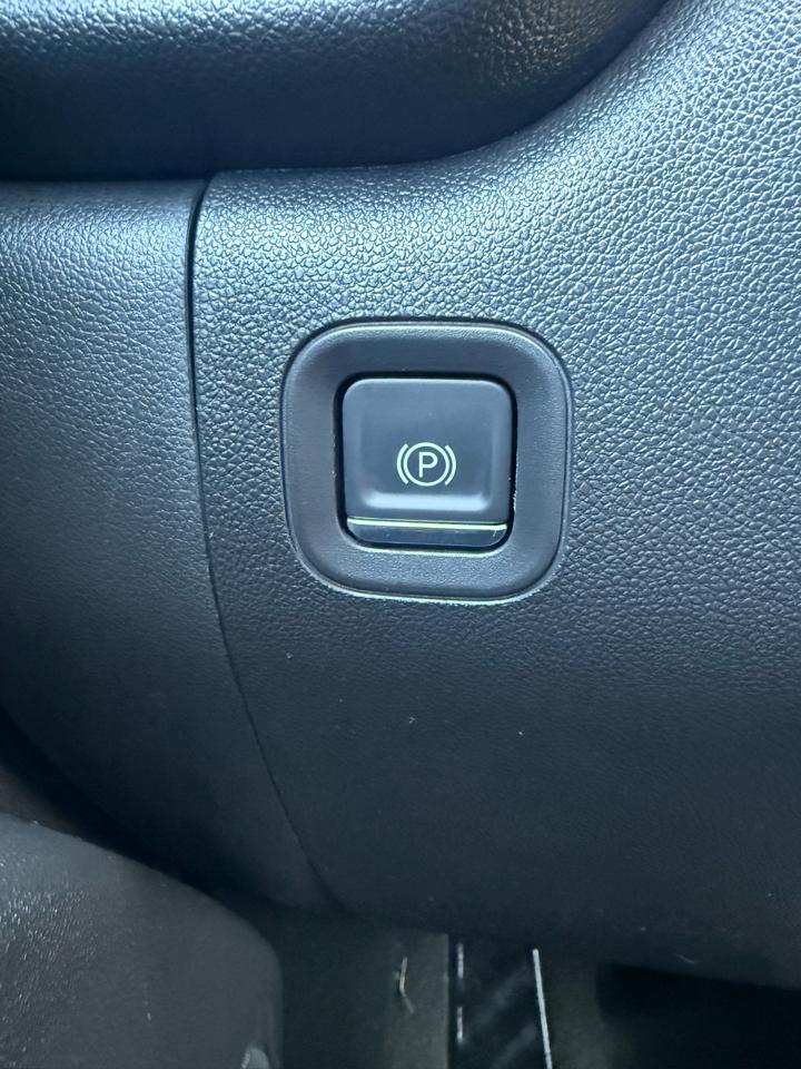 Chevrolet Silverado 1500 Custom Crew Cab 4WD 2022