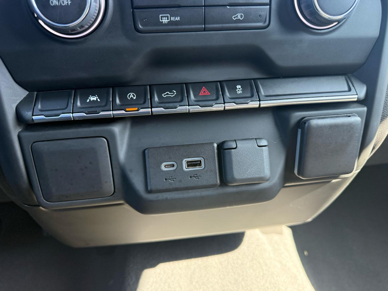 Chevrolet Silverado 1500 Custom Crew Cab 4WD 2022