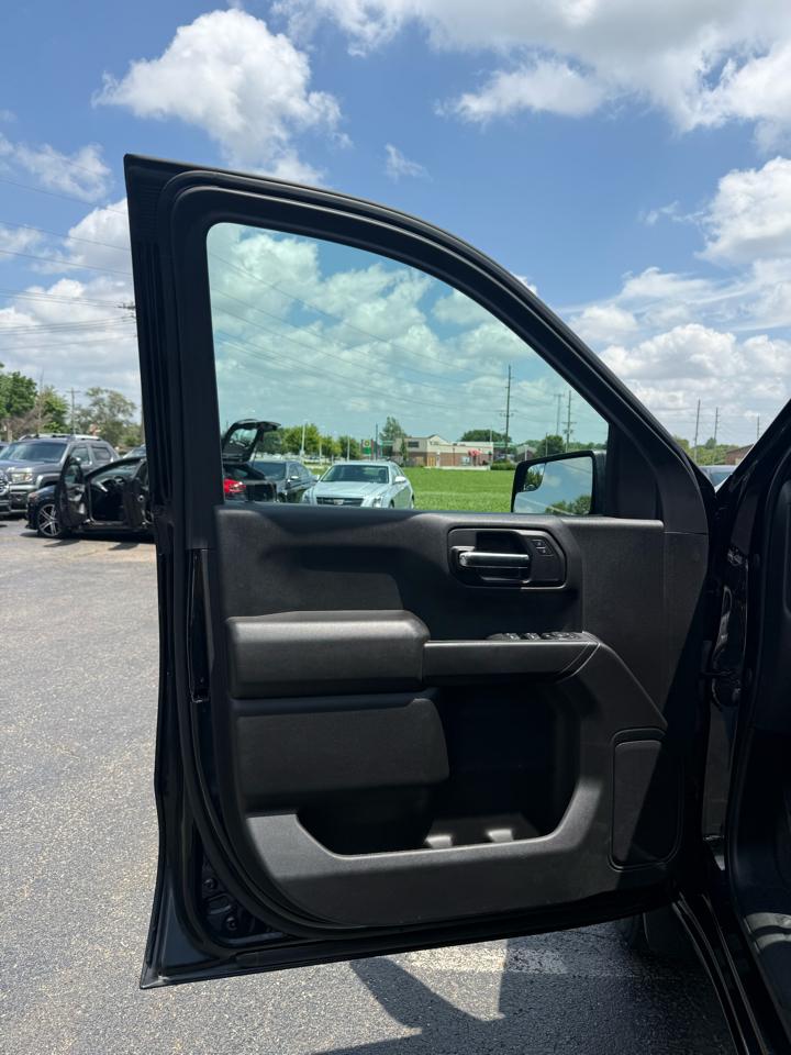 Chevrolet Silverado 1500 Custom Crew Cab 4WD 2022