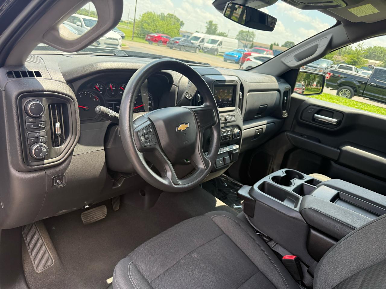 Chevrolet Silverado 1500 Custom Crew Cab 4WD 2022
