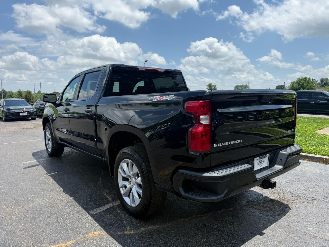 Chevrolet Silverado 1500 Custom Crew Cab 4WD 2022