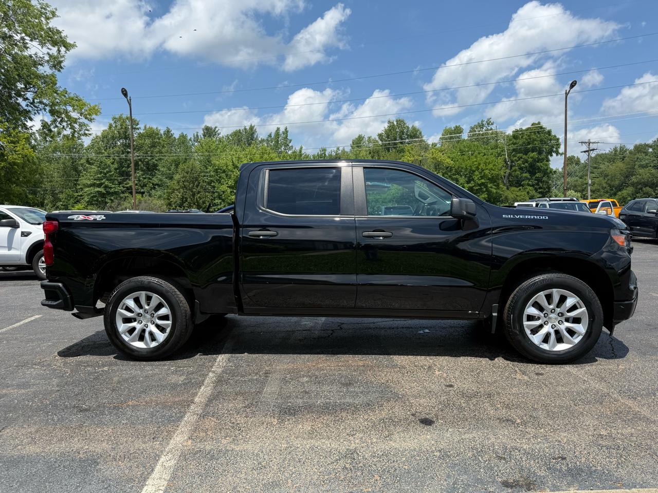 Chevrolet Silverado 1500 Custom Crew Cab 4WD 2022