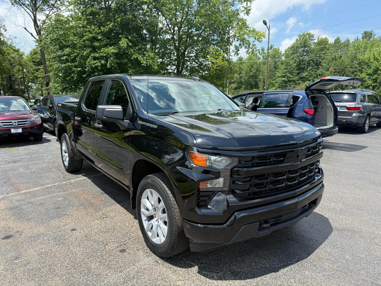 Chevrolet Silverado 1500 Custom Crew Cab 4WD 2022