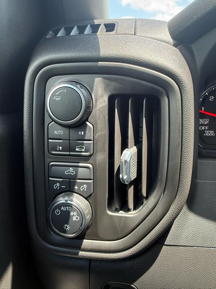 Chevrolet Silverado 1500 Custom Crew Cab 4WD 2022