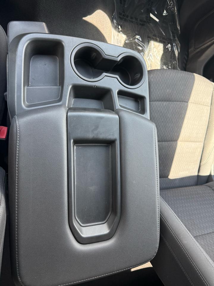 Chevrolet Silverado 1500 Custom Crew Cab 4WD 2022