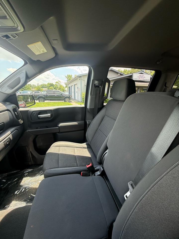 Chevrolet Silverado 1500 Custom Crew Cab 4WD 2022