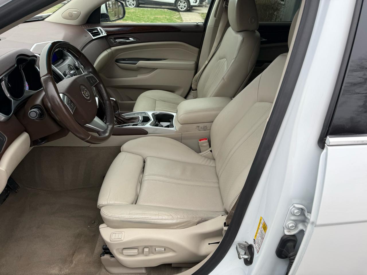 Cadillac SRX Luxury AWD 2012