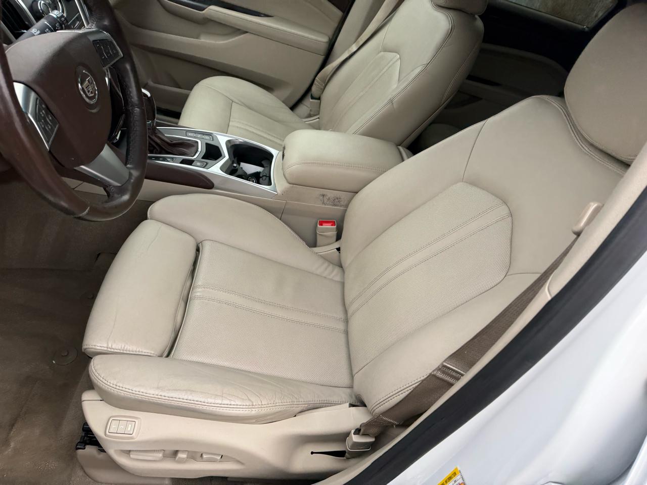 Cadillac SRX Luxury AWD 2012