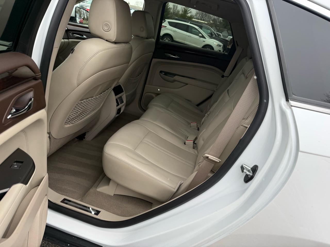 Cadillac SRX Luxury AWD 2012