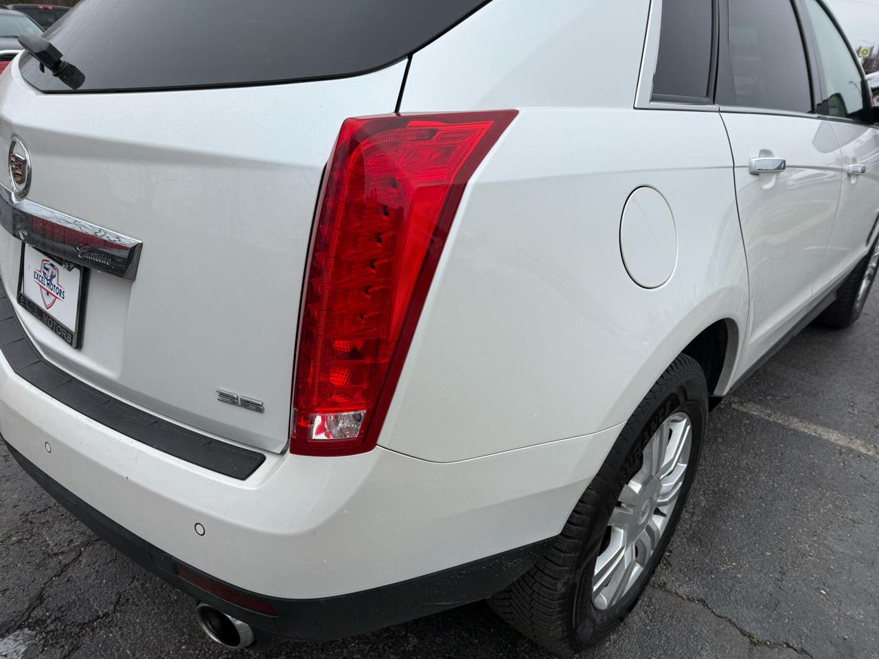 Cadillac SRX Luxury AWD 2012