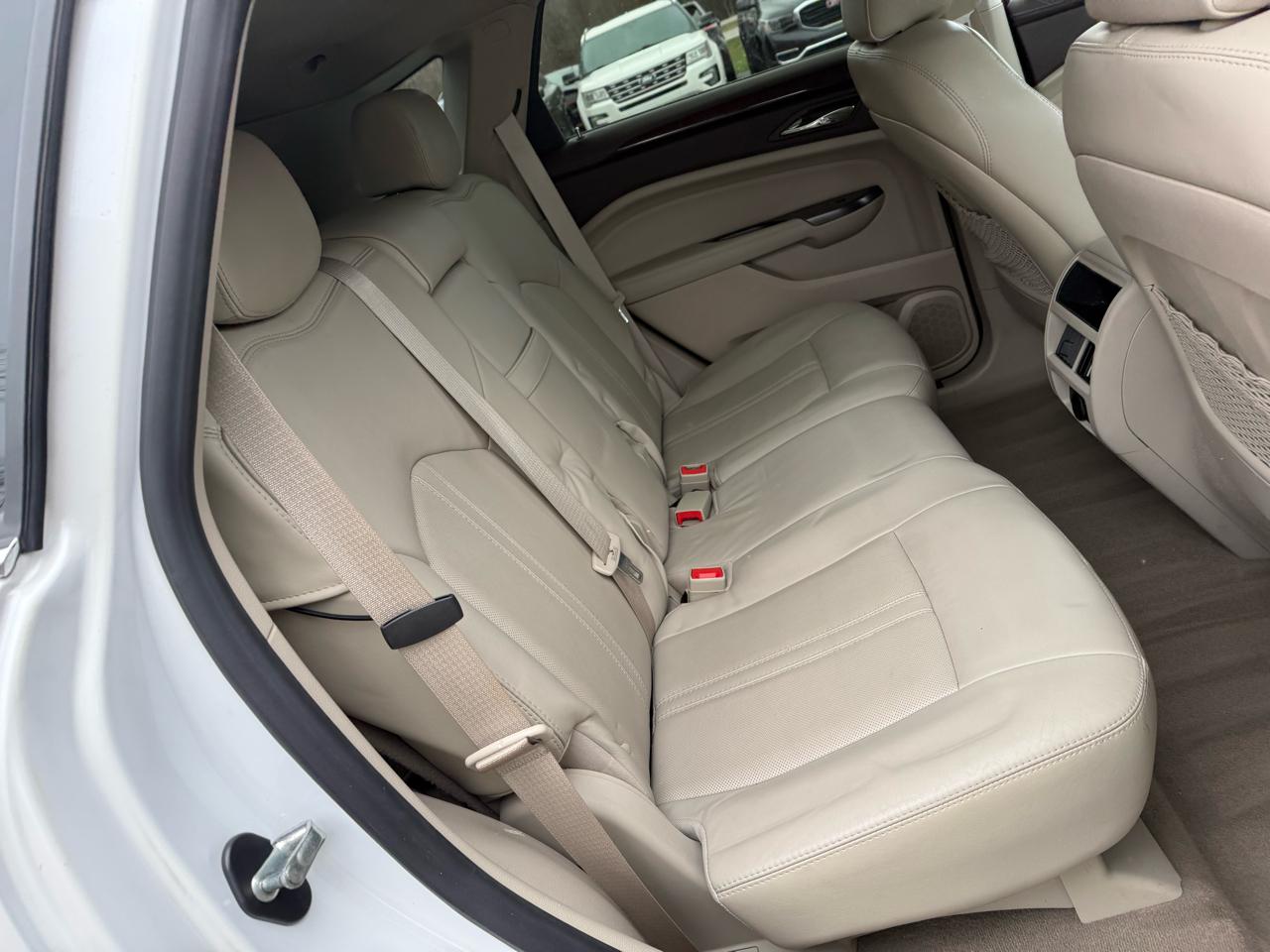 Cadillac SRX Luxury AWD 2012