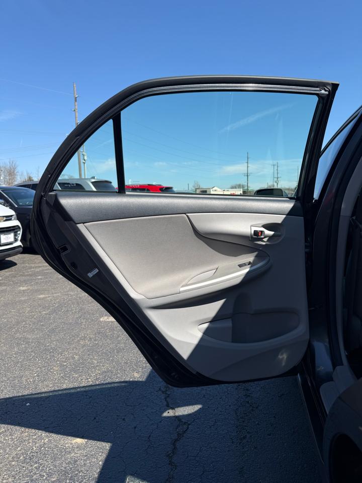 Toyota Corolla LE CVT 2013