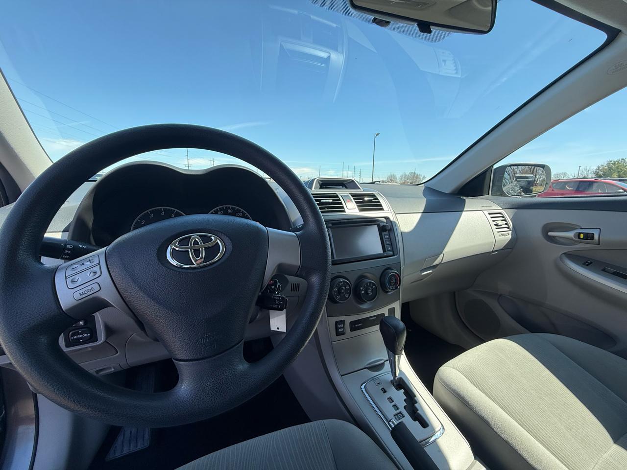 Toyota Corolla LE CVT 2013