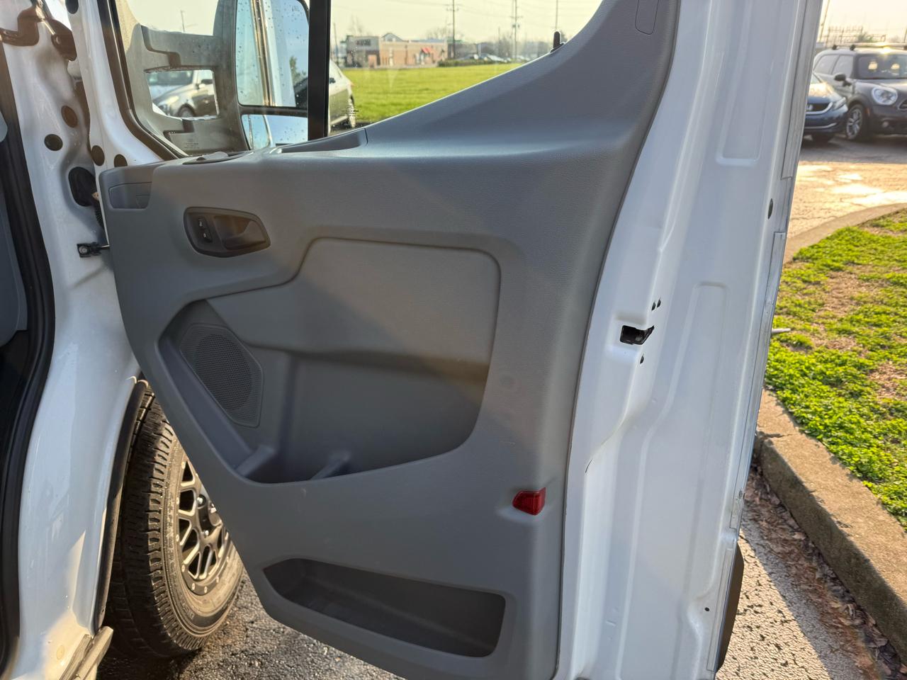 Ford Transit 350 Van High Roof w/Sliding Pass. 148-in. WB 2016