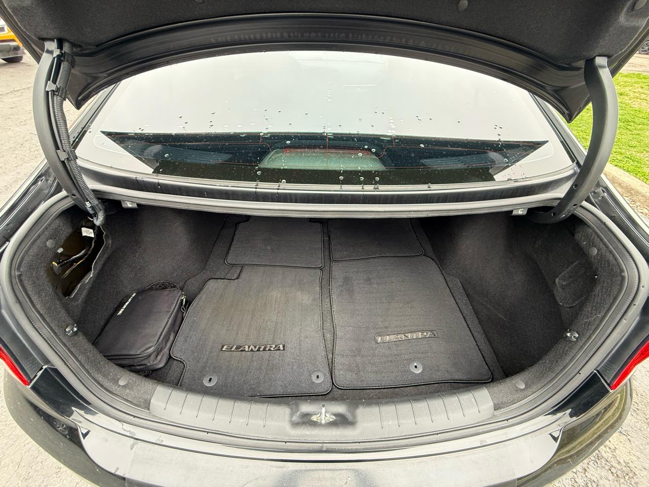 Hyundai Elantra SE 2020