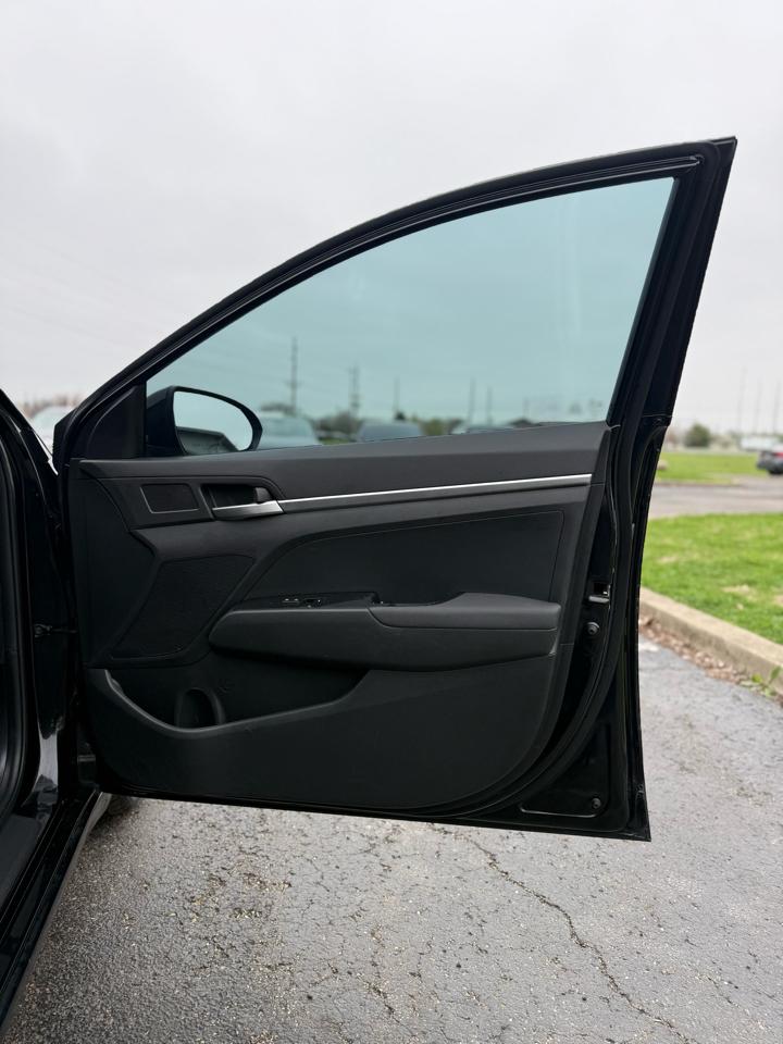 Hyundai Elantra SE 2020