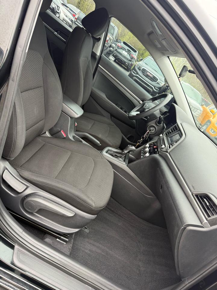 Hyundai Elantra SE 2020